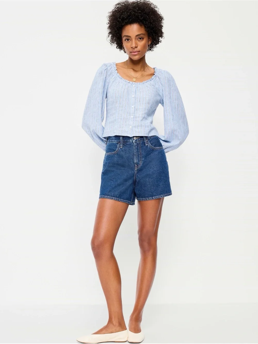 😎 Old Navy WOW high rise baggy jean shorts. Size 6. NWT.